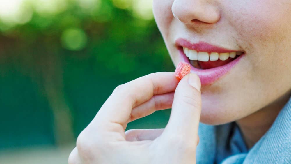 Verbraucherschützer: Lutschbonbons helfen bei Halsschmerzen