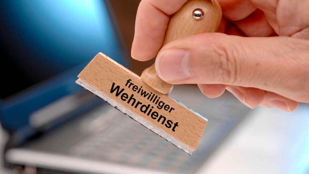 Merz kündigt “attraktiven freiwilligen Wehrdienst” an