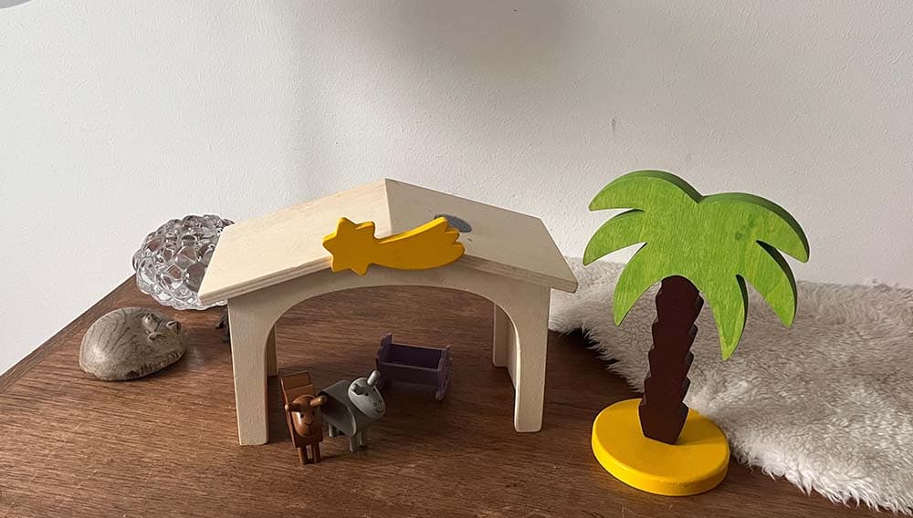 Unsere Adventsbräuche: Kleine, aber feine Weihnachtskrippe