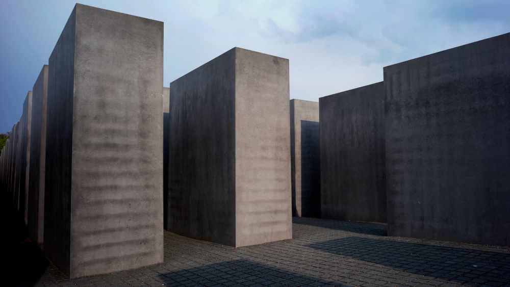 Prozess zu Attentat am Holocaust-Denkmal gestartet