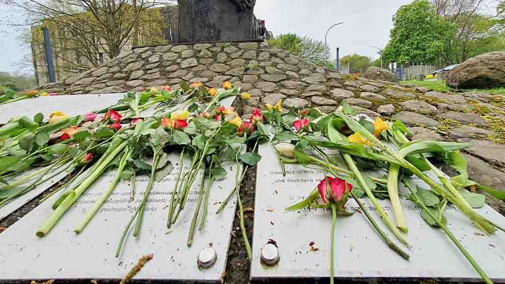 Prien: Schüler zu Besuch in KZ-Gedenkstätten verpflichten