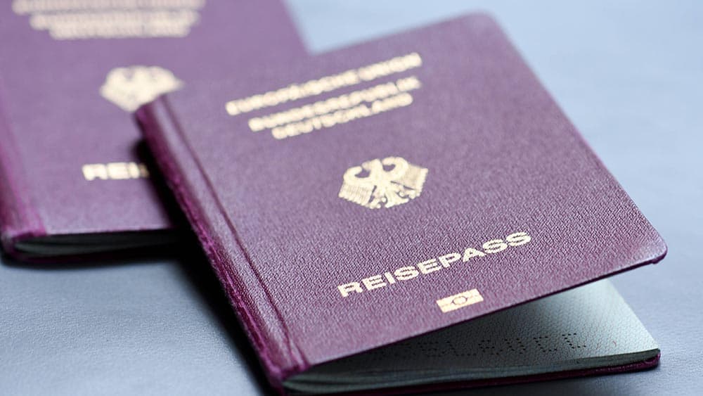 Kabinett: Einbürgerung künftig nach frühestens fünf Jahren