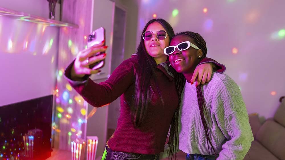 Studie: Freunde und Handy für junge Menschen am wichtigsten