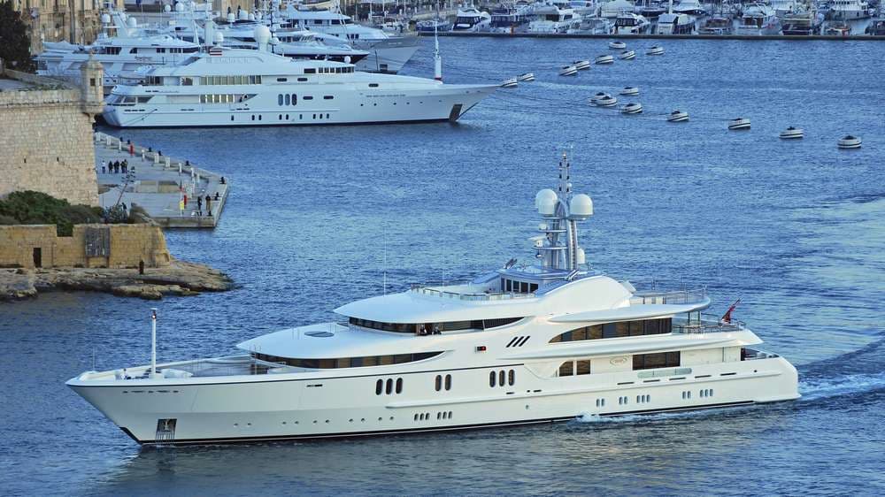 Oxfam kritisiert klimaschädlichen Lebensstil von Superreichen