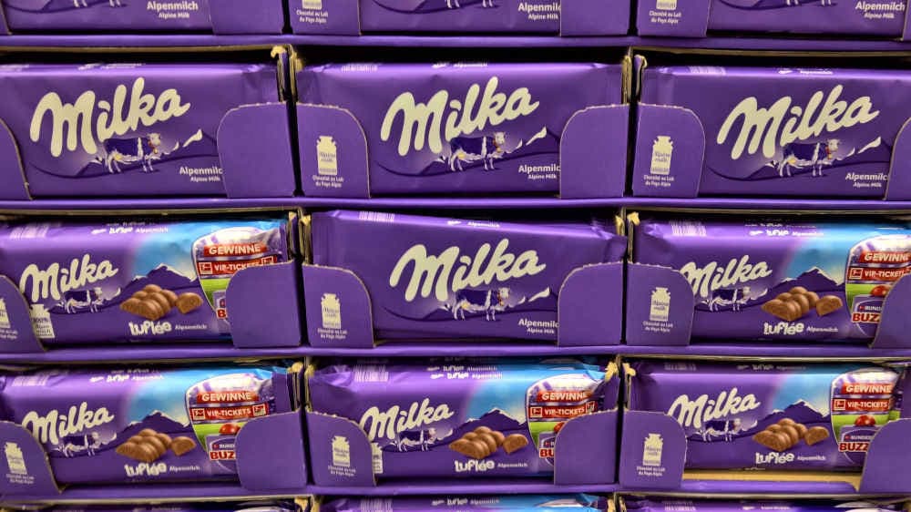 “Goldener Windbeutel”: Milka bekommt Negativpreis für “Mogelpackung”