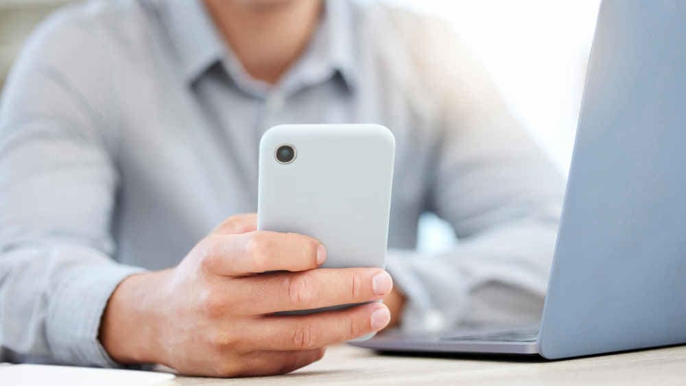 Forscher warnen: Social Media macht auch Erwachsene süchtig