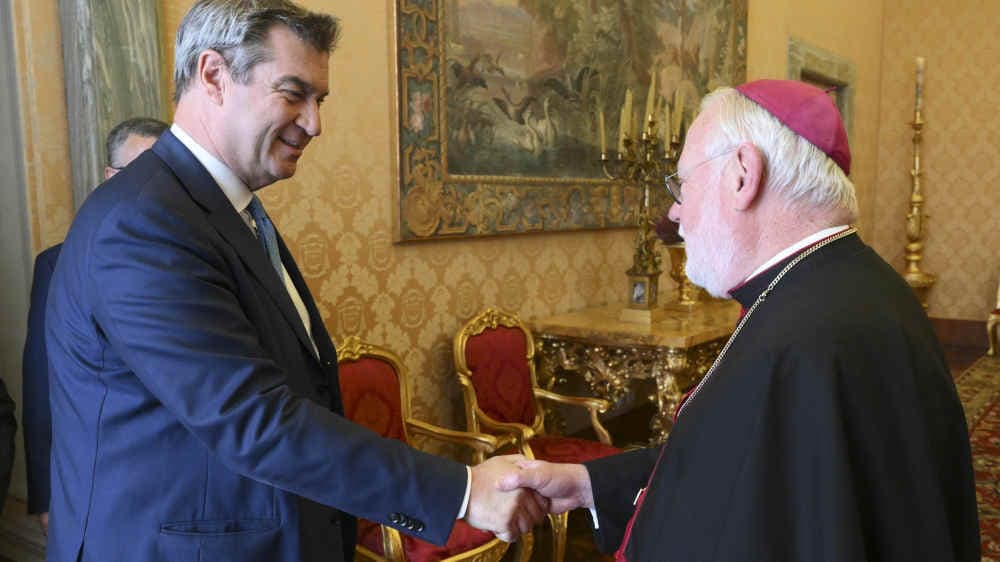 80 Jahre CSU: Bayerns Volkspartei und ihr Verhältnis zur Kirche