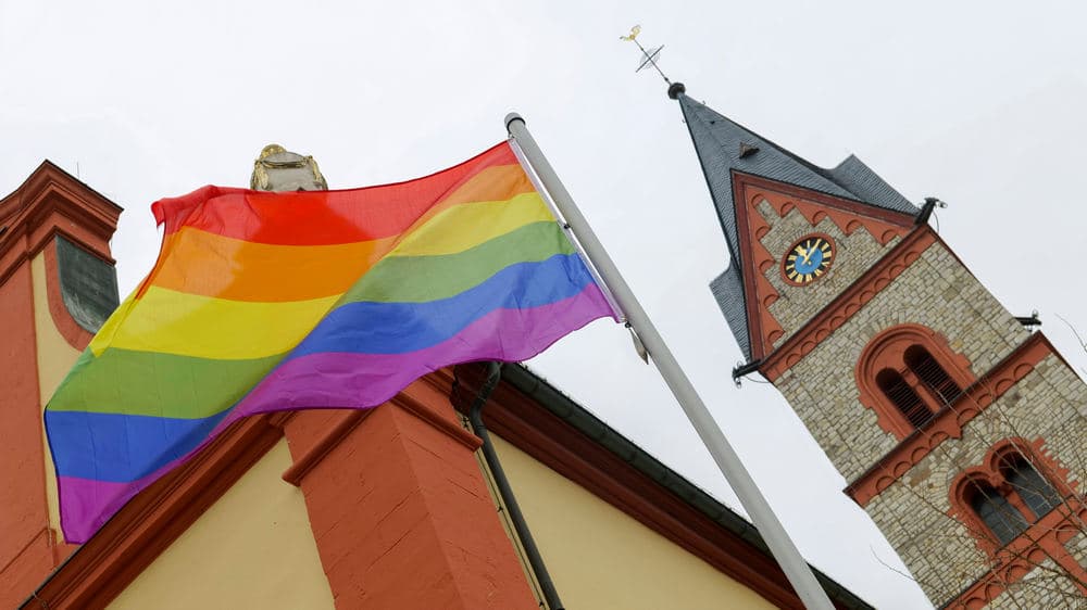 Evangelische Kirche regelt Beflaggung an Gebäuden neu