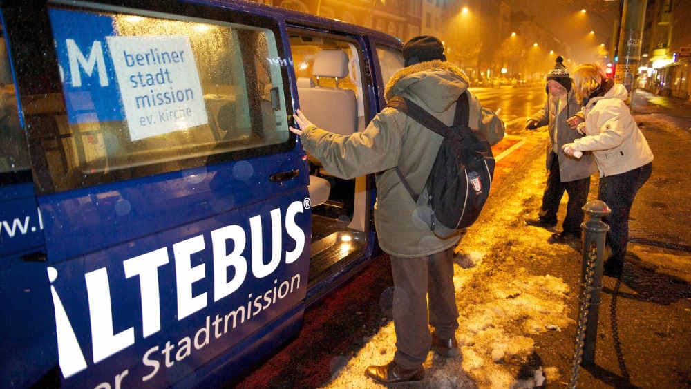 Verdächtiger nach Anschlag auf dritten Berliner Kältebus festgehalten