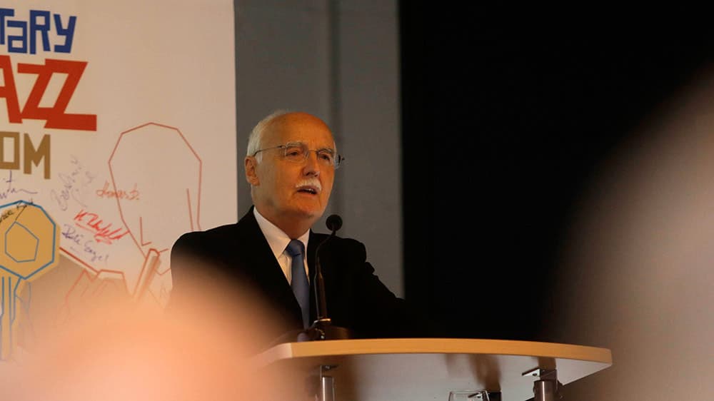 Zukunftsforscher: Jugend soll sich gegen Politik auf Pump erheben