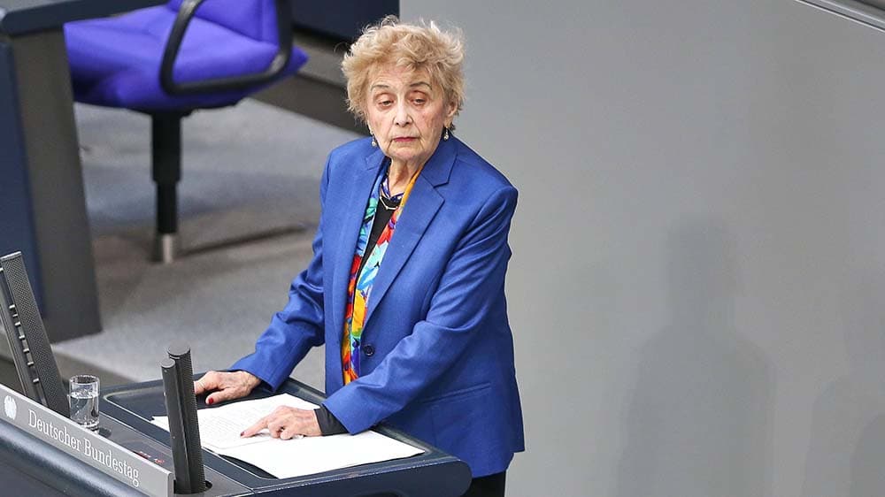 Holocaust-Überlebende Friedman: “Ich bin Ihre Zeugin”