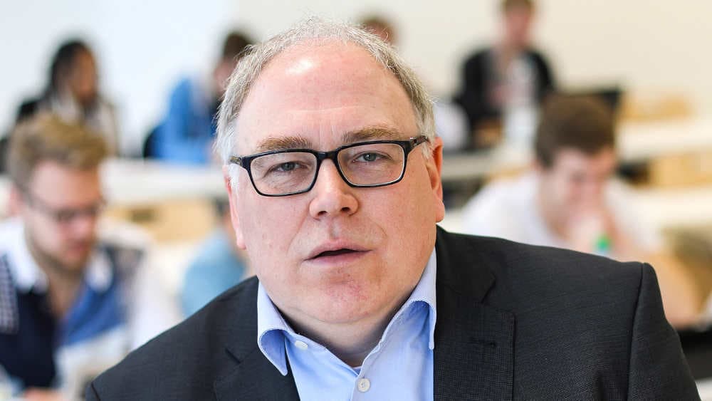 Oltmer zweifelt an schneller Jobaufnahme für Asylbewerber